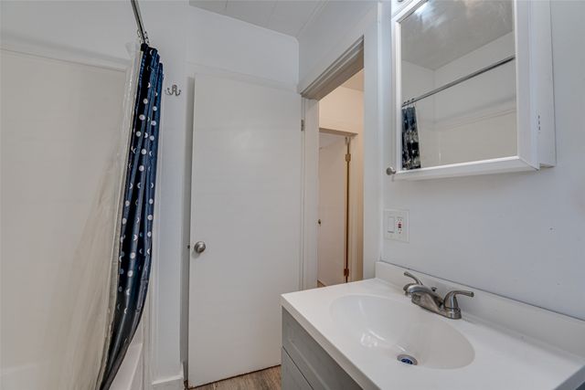 107 N Shawnee Street, Ennis, TX 75119