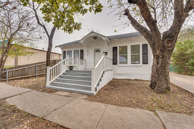 107 N Shawnee Street, Ennis, TX 75119