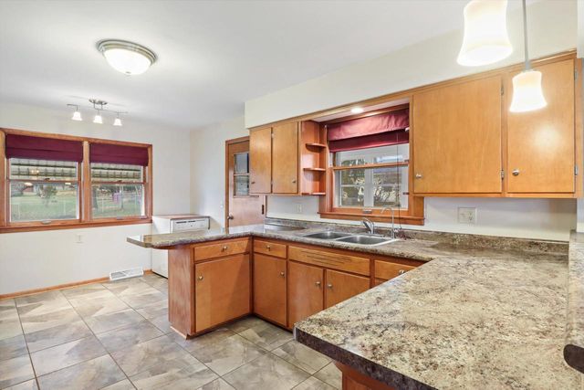 555 Edison Street, Waterloo, WI 53594