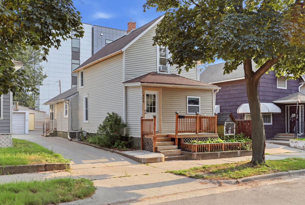 908 19th Avenue NE, Minneapolis, MN 55418 — exterior