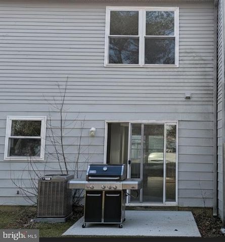 3 WARREN PL, Newark, DE 19702