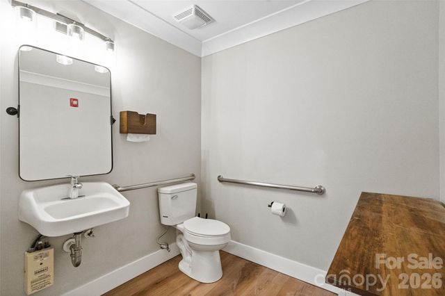 2060 Ayrsley Town Boulevard, Charlotte, NC 28273