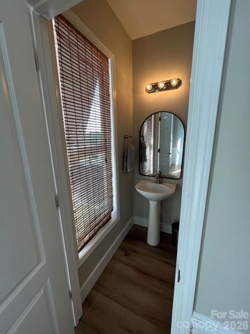 2060 Ayrsley Town Boulevard, Charlotte, NC 28273