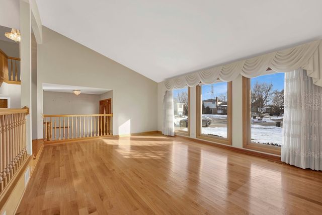 6628 Davis Street, Morton Grove, IL 60053