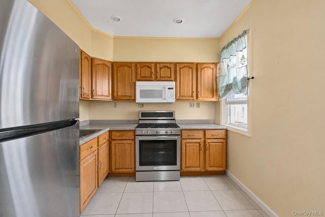 2280 Lyon Avenue, Bronx, NY 10462
