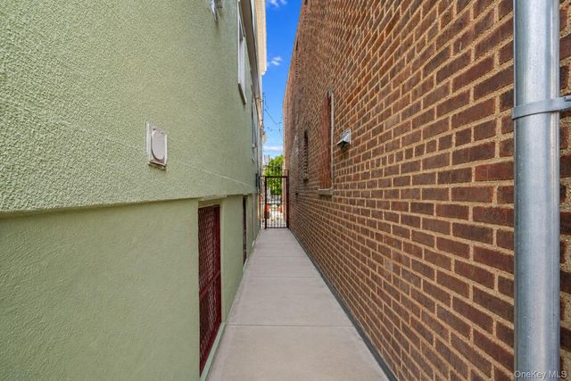 2280 Lyon Avenue, Bronx, NY 10462