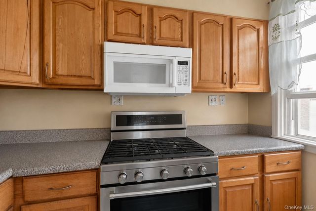2280 Lyon Avenue, Bronx, NY 10462