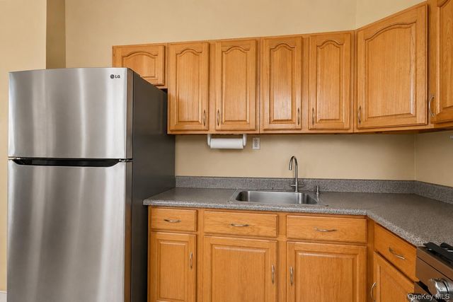 2280 Lyon Avenue, Bronx, NY 10462