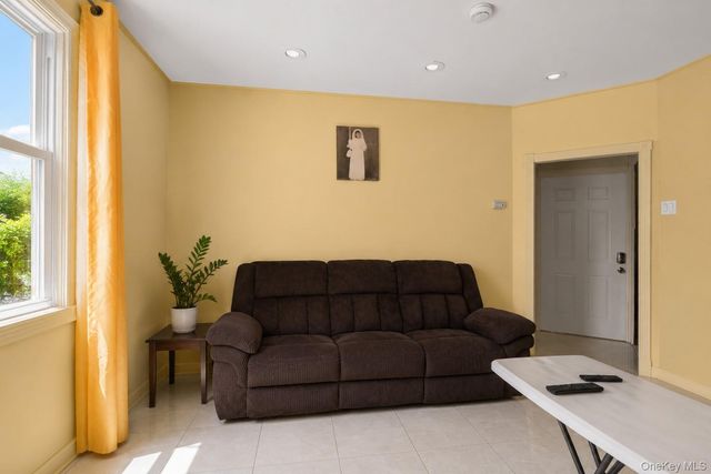 2280 Lyon Avenue, Bronx, NY 10462
