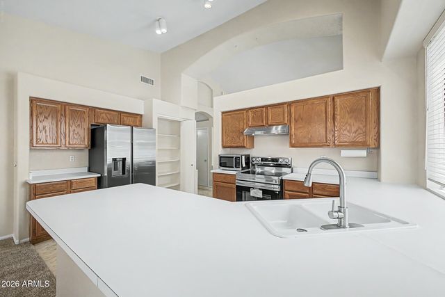 1068 W GLENMERE Drive, Chandler, AZ 85224
