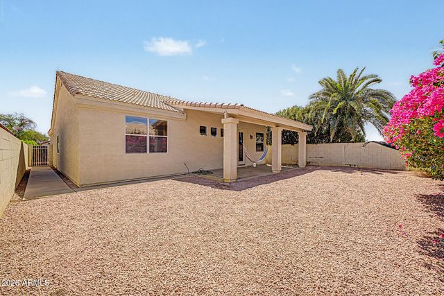 1068 W GLENMERE Drive, Chandler, AZ 85224