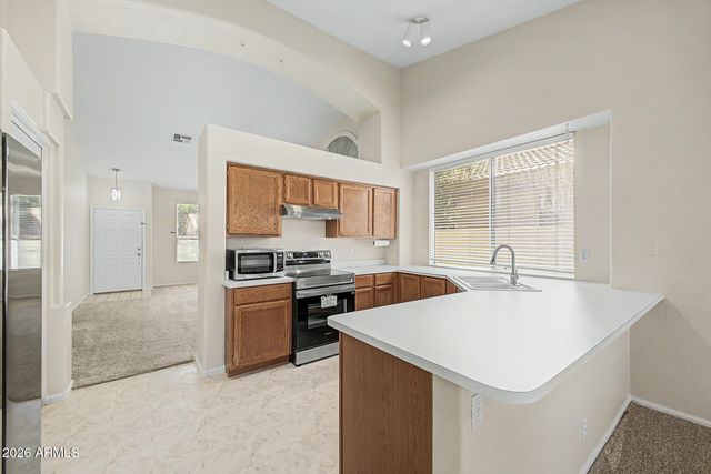 1068 W GLENMERE Drive, Chandler, AZ 85224