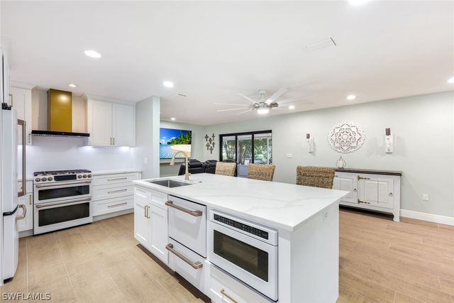 27234 Jolly Roger LN, Bonita Springs, FL 34135