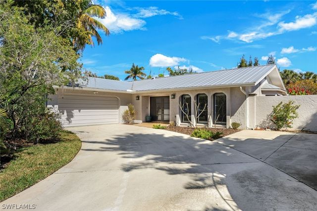 27234 Jolly Roger LN, Bonita Springs, FL 34135
