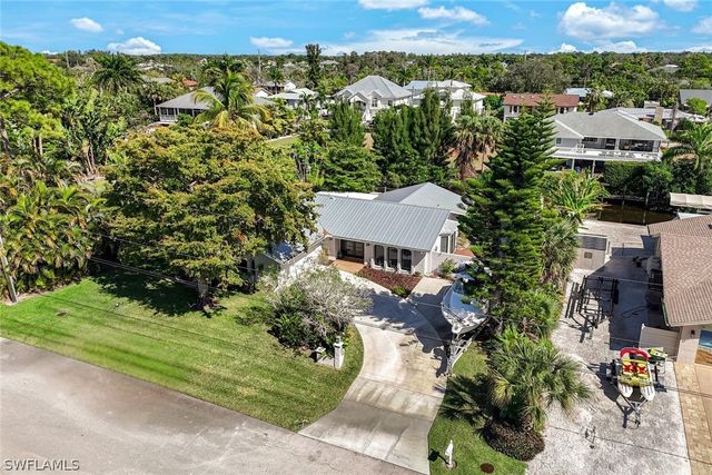 27234 Jolly Roger LN, Bonita Springs, FL 34135