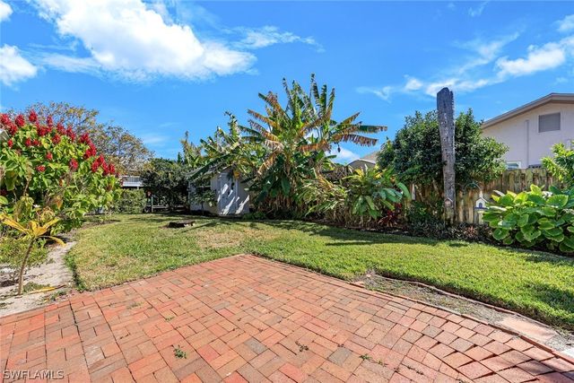 27234 Jolly Roger LN, Bonita Springs, FL 34135