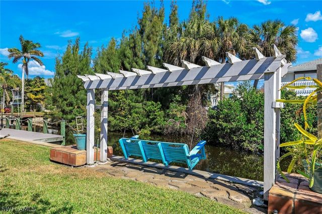 27234 Jolly Roger LN, Bonita Springs, FL 34135