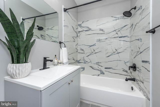 4905 CHALGROVE AVE, Baltimore, MD 21215