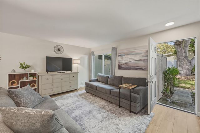 7912 CEDAR DRIVE 7912, Temple Terrace, FL 33637