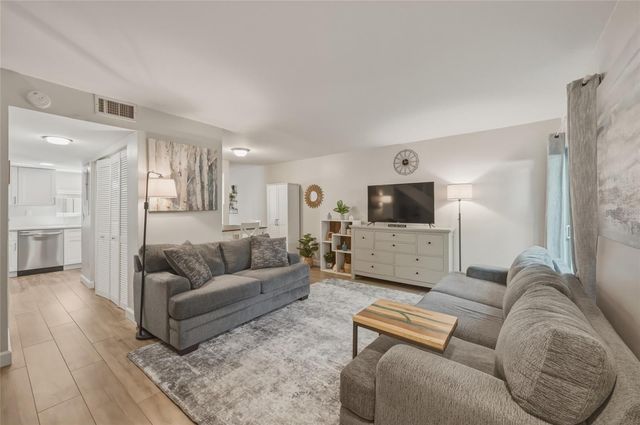 7912 CEDAR DRIVE 7912, Temple Terrace, FL 33637