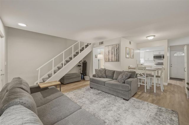 7912 CEDAR DRIVE 7912, Temple Terrace, FL 33637