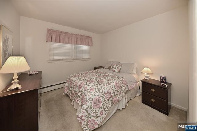 40 Woodside Road, Wyckoff, NJ 07481