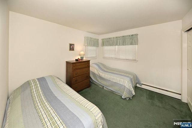 40 Woodside Road, Wyckoff, NJ 07481