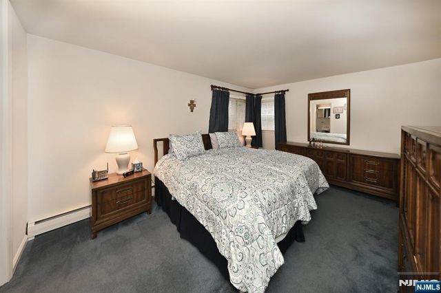 40 Woodside Road, Wyckoff, NJ 07481