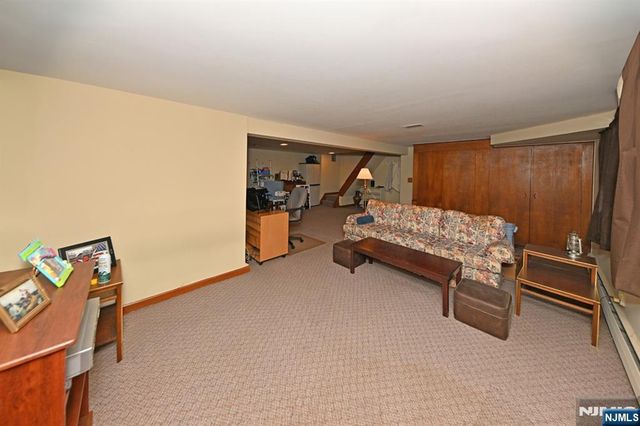 40 Woodside Road, Wyckoff, NJ 07481