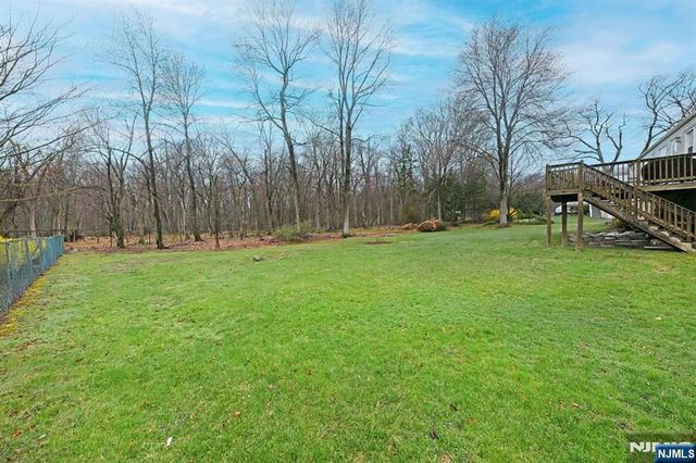 40 Woodside Road, Wyckoff, NJ 07481