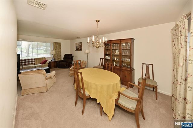 40 Woodside Road, Wyckoff, NJ 07481