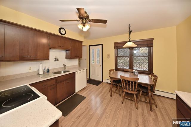 40 Woodside Road, Wyckoff, NJ 07481