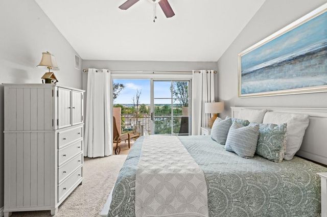 12041 Tivoli Park Row 1, San Diego, CA 92128