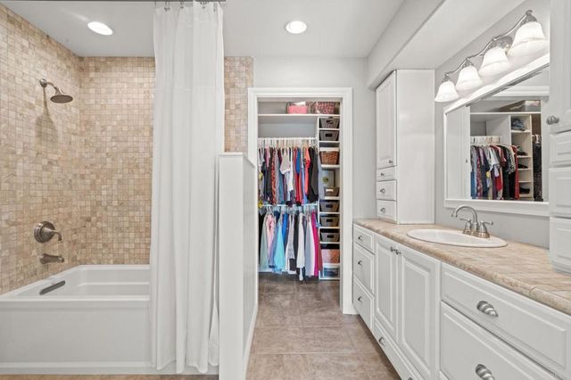 12041 Tivoli Park Row 1, San Diego, CA 92128