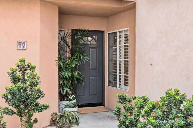 12041 Tivoli Park Row 1, San Diego, CA 92128