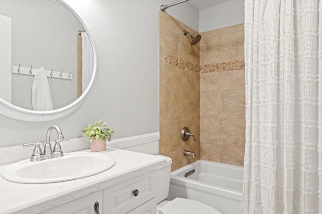 12041 Tivoli Park Row 1, San Diego, CA 92128