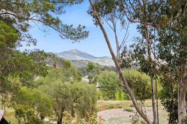 12041 Tivoli Park Row 1, San Diego, CA 92128