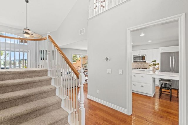 12041 Tivoli Park Row 1, San Diego, CA 92128