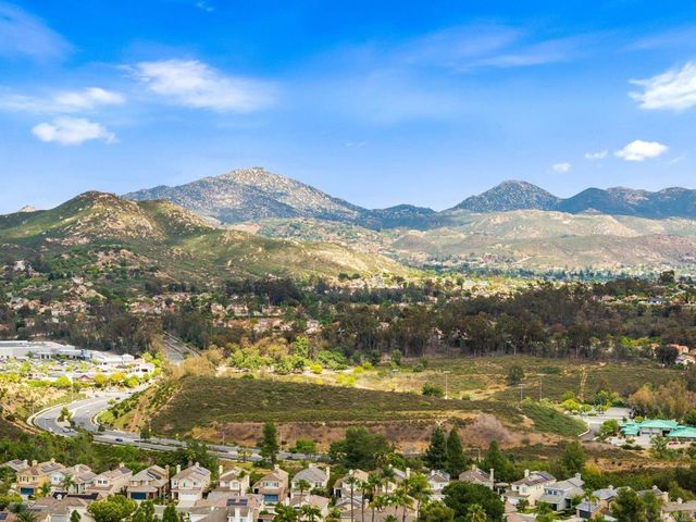 12041 Tivoli Park Row 1, San Diego, CA 92128