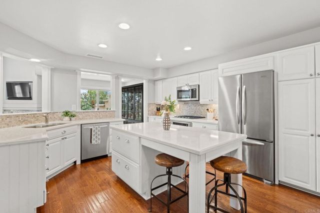 12041 Tivoli Park Row 1, San Diego, CA 92128