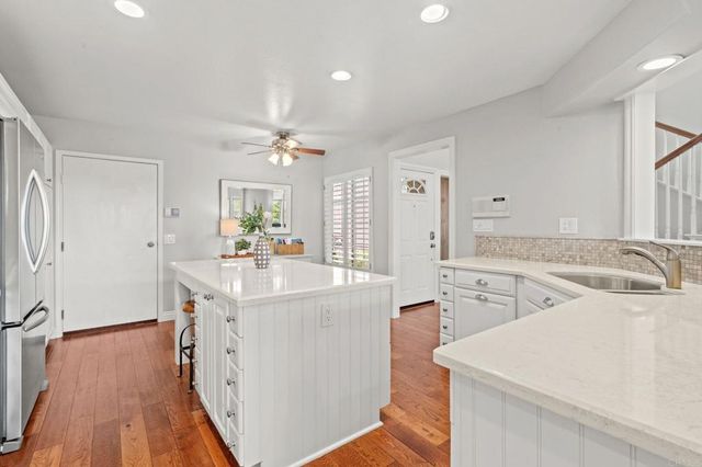 12041 Tivoli Park Row 1, San Diego, CA 92128