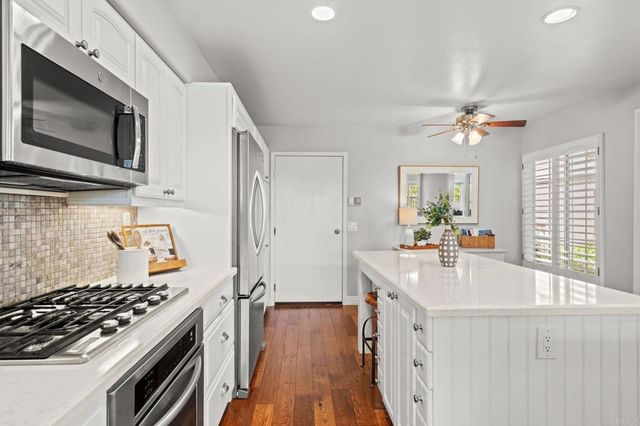 12041 Tivoli Park Row 1, San Diego, CA 92128