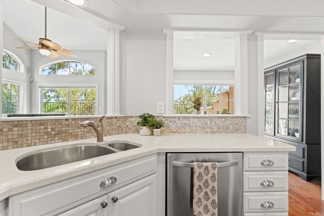 12041 Tivoli Park Row 1, San Diego, CA 92128