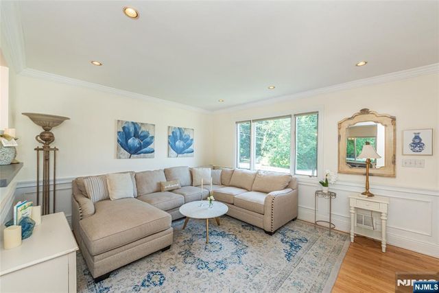9 Woodmere Road, West Caldwell, NJ 07006