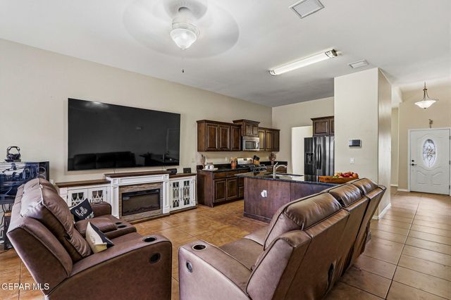 5417 ROBERTO AVALOS Court, El Paso, TX 79934