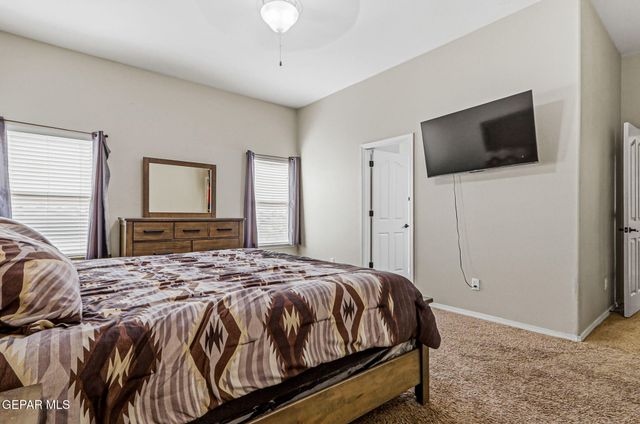 5417 ROBERTO AVALOS Court, El Paso, TX 79934