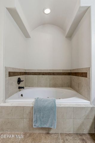 5417 ROBERTO AVALOS Court, El Paso, TX 79934