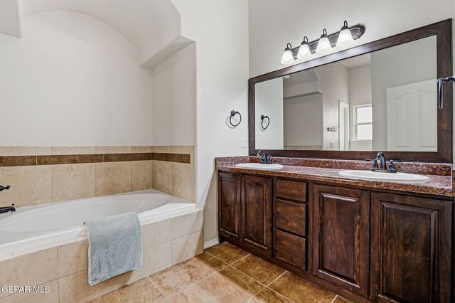 5417 ROBERTO AVALOS Court, El Paso, TX 79934