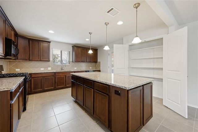 201 Paint Creek LN, Georgetown, TX 78633