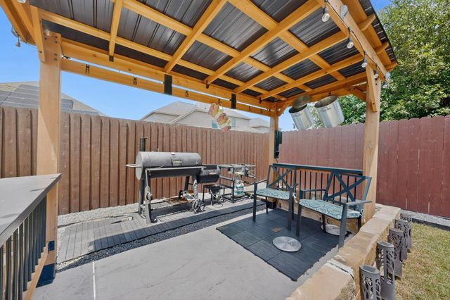 1006 S Pasture DR, Hutto, TX 78634